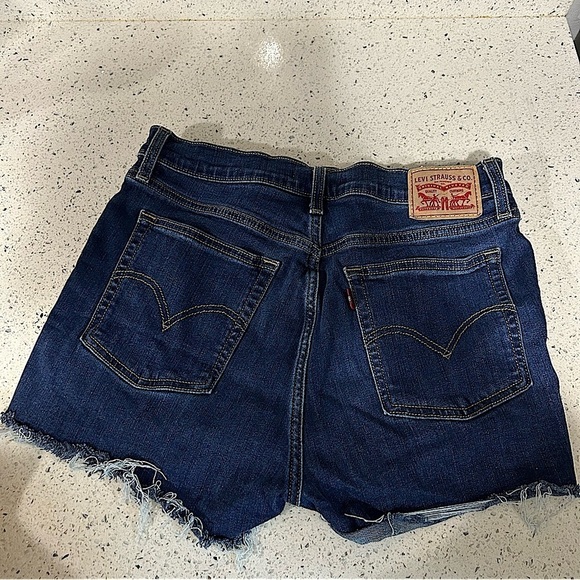 Levis 501 High Rise Short Medium Wash - Picture 2 of 8
